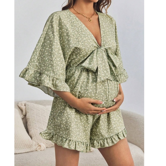 Maternity Floral Print Tie Front Ruffle Hem Short Sleeve Romper - Picture 1 of 10